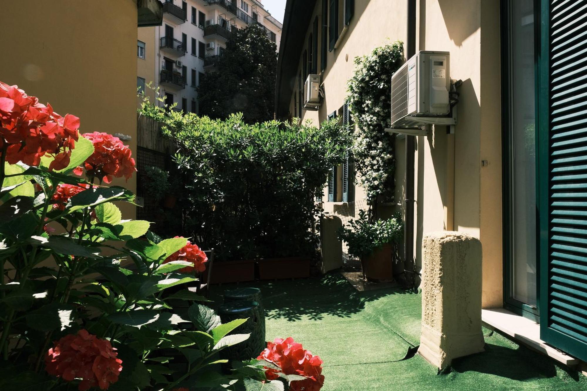 Comecasa Flowery Terraced Apartment 米兰 外观 照片